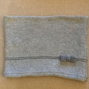 Jacadi Girls Knitted Neck Warmer in Gray with Bow.